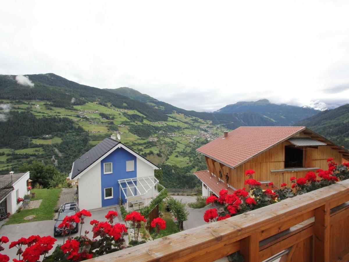 Modern Apartment In Hochgallmigg With Balcony Exterior foto